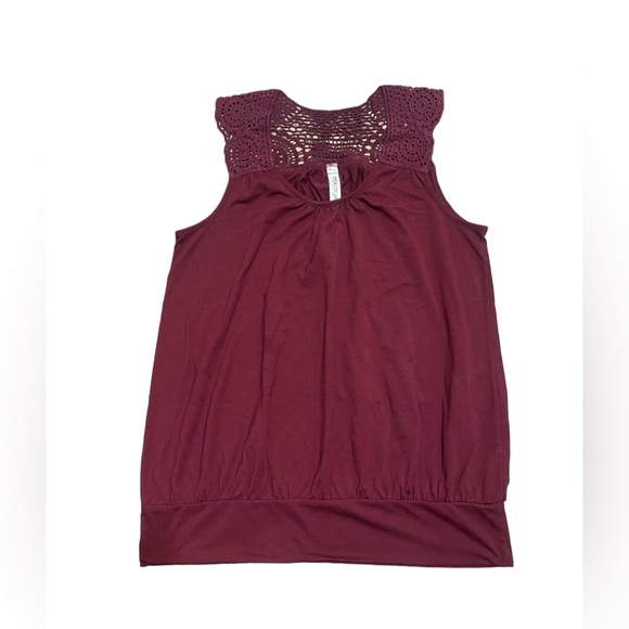 Maroon tank top - Picture 1 of 1